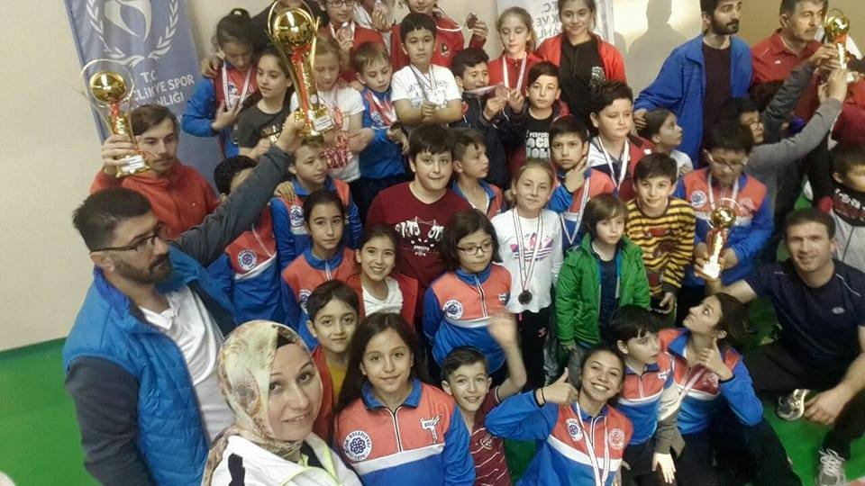 Biga Karate Gençlik Spor Kulübü Genel Klasmanda Şampiyon