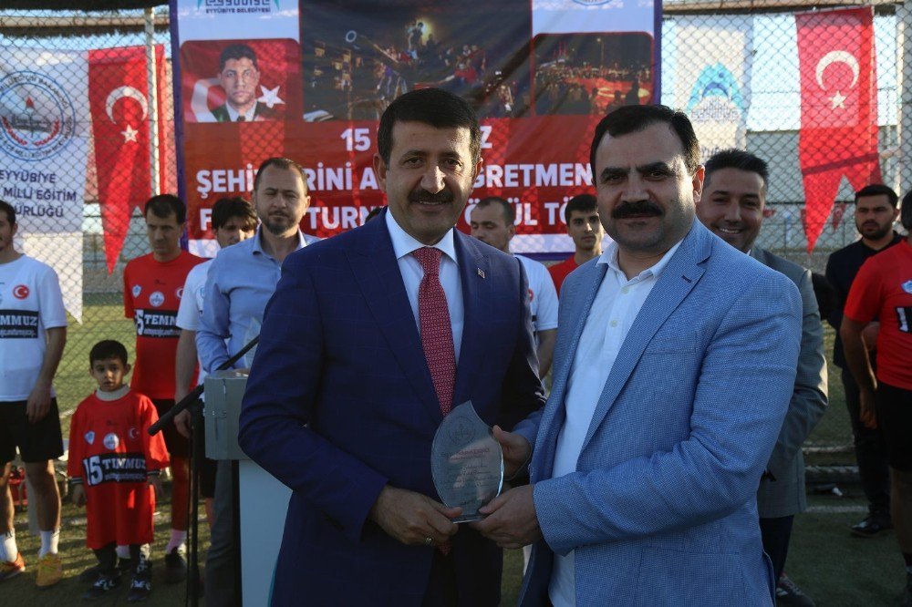 Eyyübiye Belediyesinin Düzenlediği Futbol Turnuvası Sona Erdi