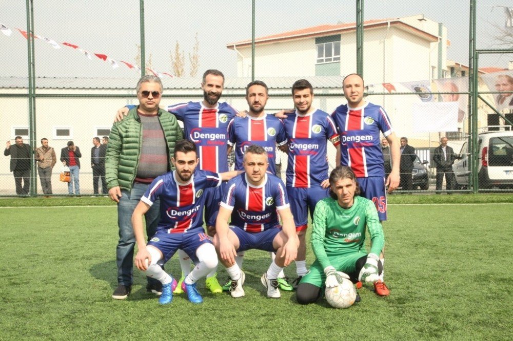 Başkan Altınok Öz Köyler Arası Futbol Turnuvasına Katıldı