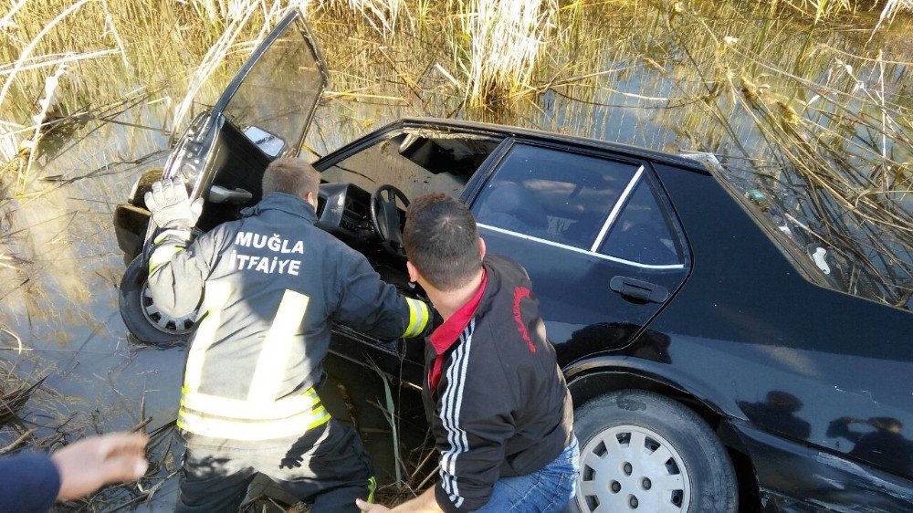 Köyceğiz’de Otomobil Sulama Kanalı Devrildi; 1 Yaralı