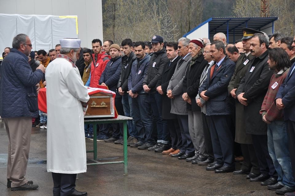 Kalp Krizinden Ölen Gazi Polis Son Yolculuğuna Uğurlandı