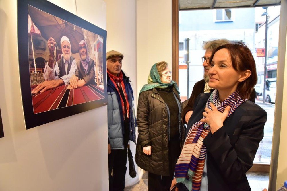 “Sizi Bekleyenler Var” Fotoğraf Sergisi