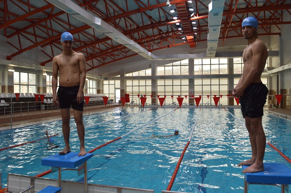 Şırnak’ta Yarı Olimpik Yüzme Havuzu Hizmet Vermeye Başladı