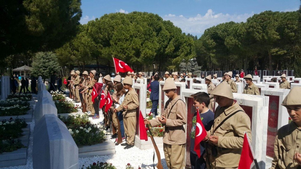 Çocuk Kulübü Üyeleri Çanakkale’de Tarihi Yeniden Yaşadı