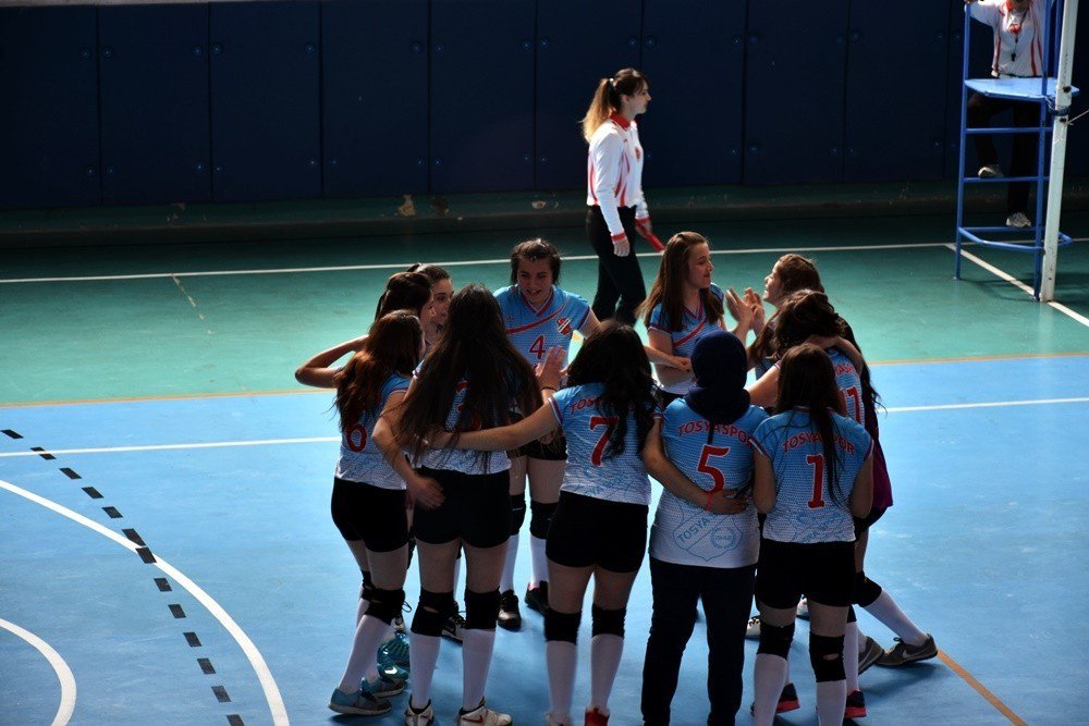 Tosyaspor Voleybol Takımı, Yarı Finale Yükseldi