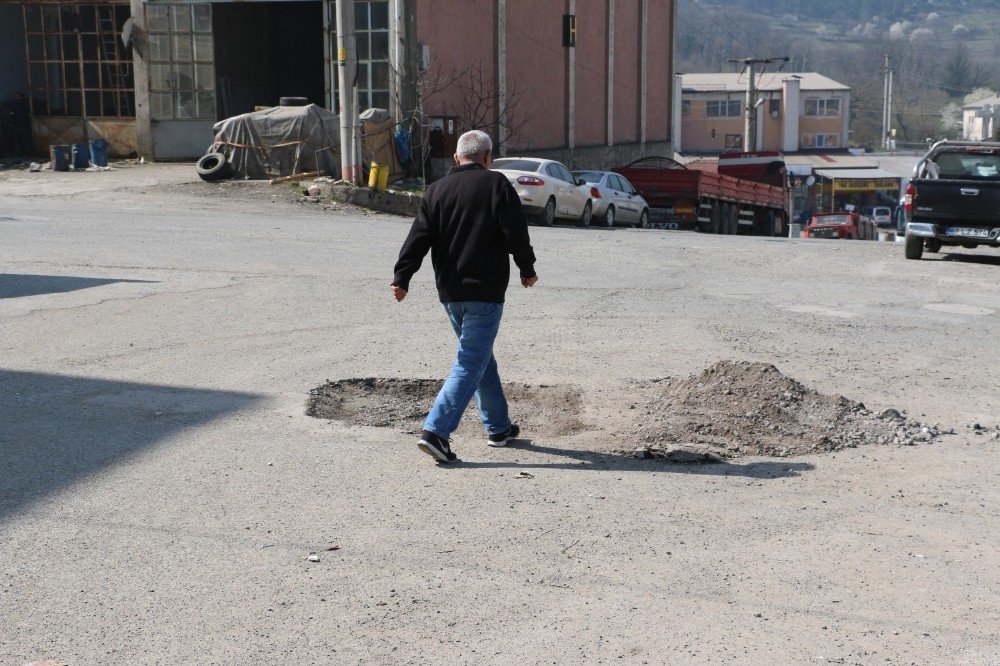 Kdz. Ereğli’de Sanayi Esnafı Asfalt İstiyor