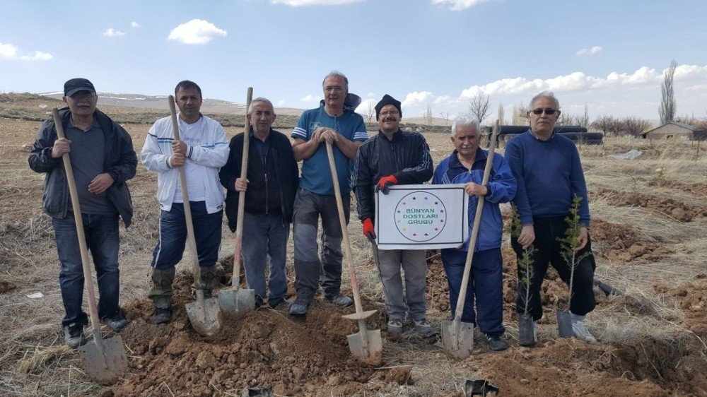 Bünyan Dostları 250 Fidanı Toprakla Buluşturdu