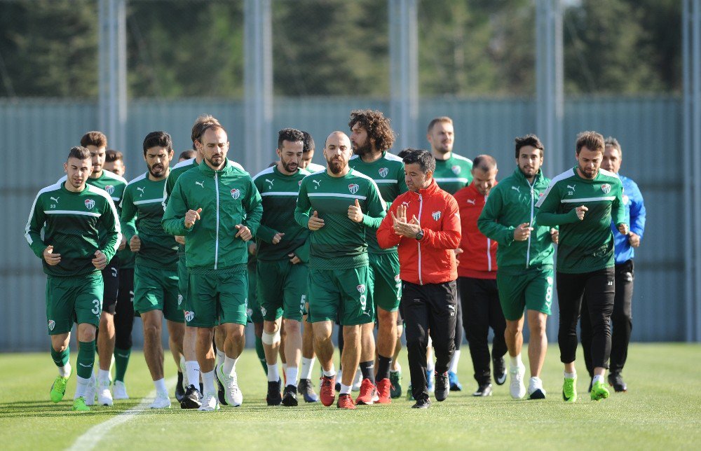 Mutlu Topçu’dan Harun Tekin’e Tebrik