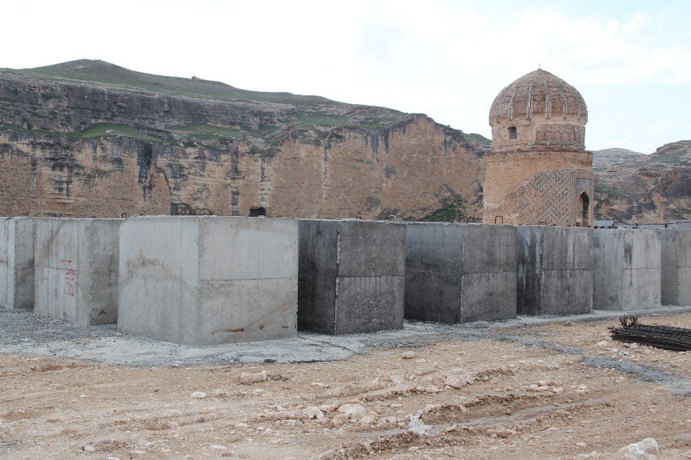 650 Yıllık Türbenin Taşınma Çalışmalarında Sona Gelindi