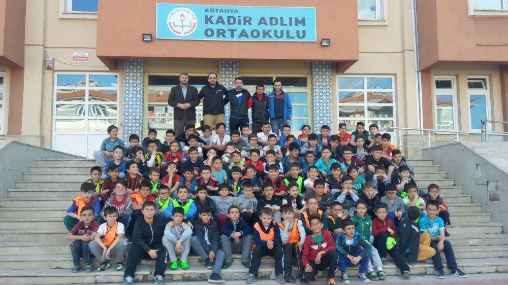 Kütahya’da Mahalleler Arası Dostluk Maçı