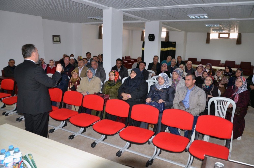 Umrecilere Bilgilendirme Seminerleri Düzenleniyor