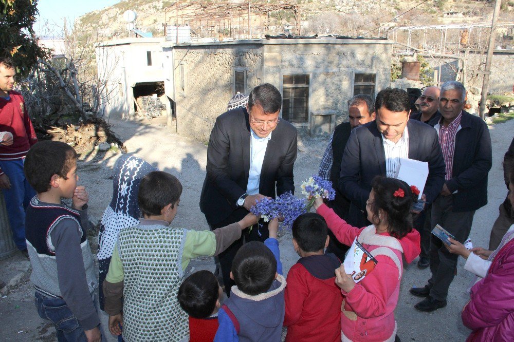 Başkan Turgut: "Mahallelere Planlı Programlı Hizmet Götürüyoruz"