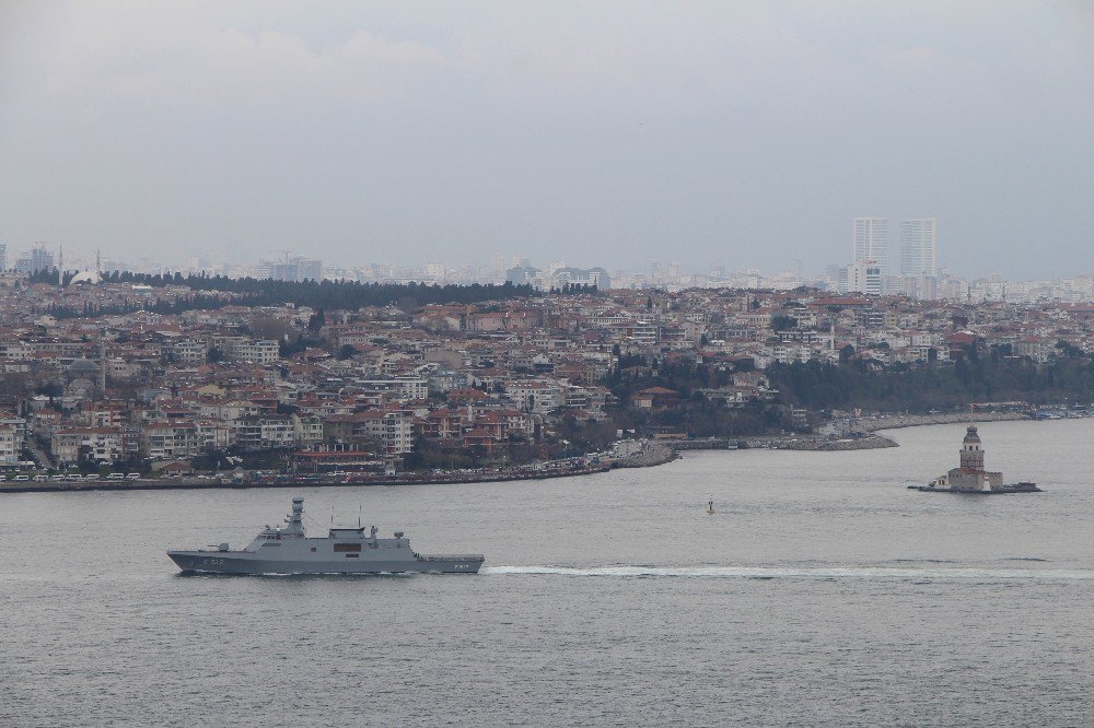 Türk Savaş Gemileri İstanbul Boğazı’nda Böyle Görüntülendi