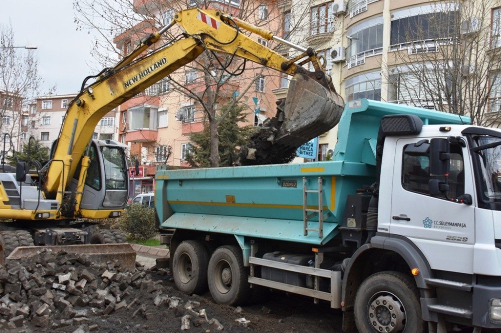 Ekrem Tanti Caddesi Beton Yol İçin Gün Sayıyor