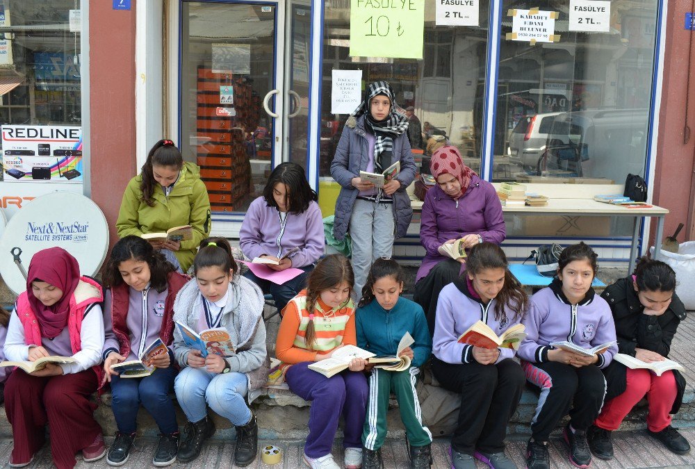 Adilcevaz’da Kitap Okuma Etkinliği