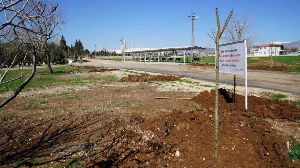 Yeni Mezarlıkta Bahar Hazırlığı