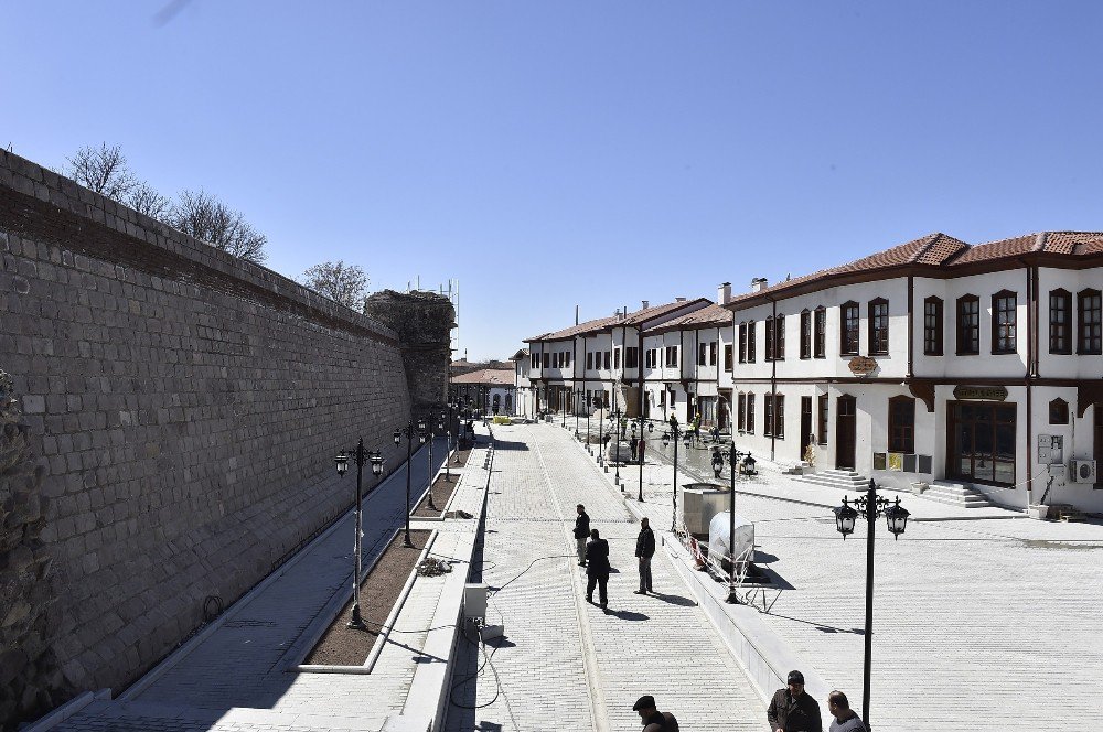 Hacı Bayram Camii Ve Çevresine Estetik Dokunuş