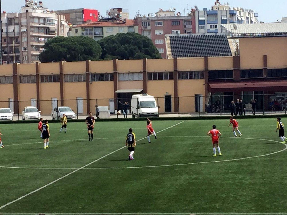 Gazipaşa Ortaokulu Futbolda İl Birincisi Oldu