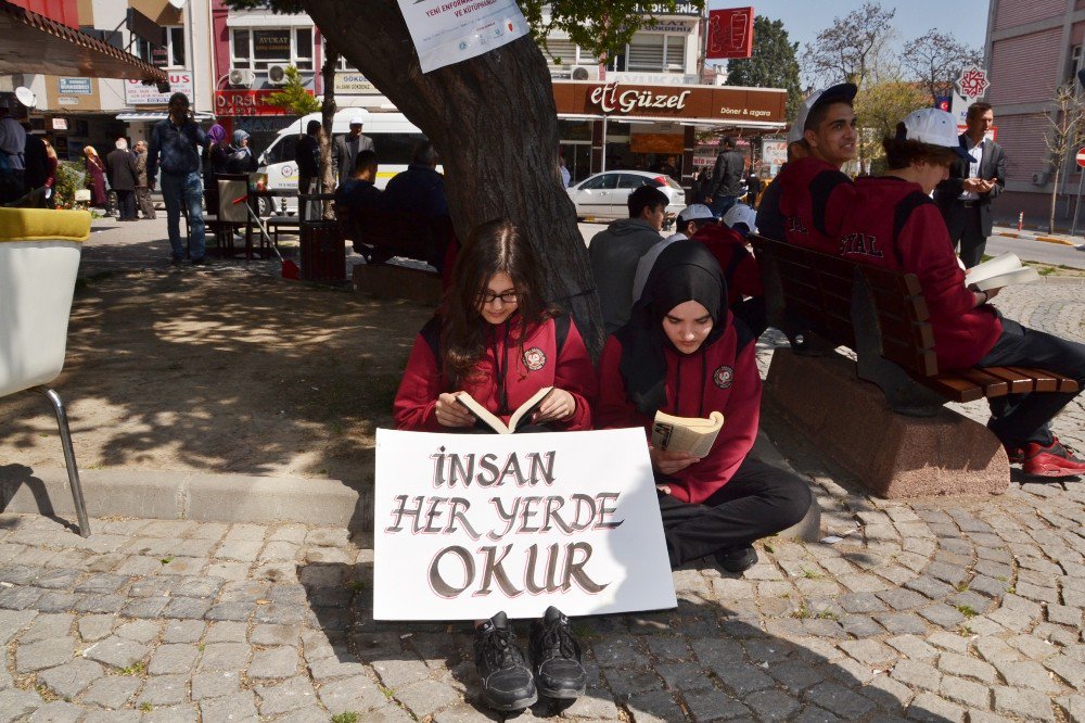 Kitap Okuma Etkinliğine Minikler Damga Vurdu