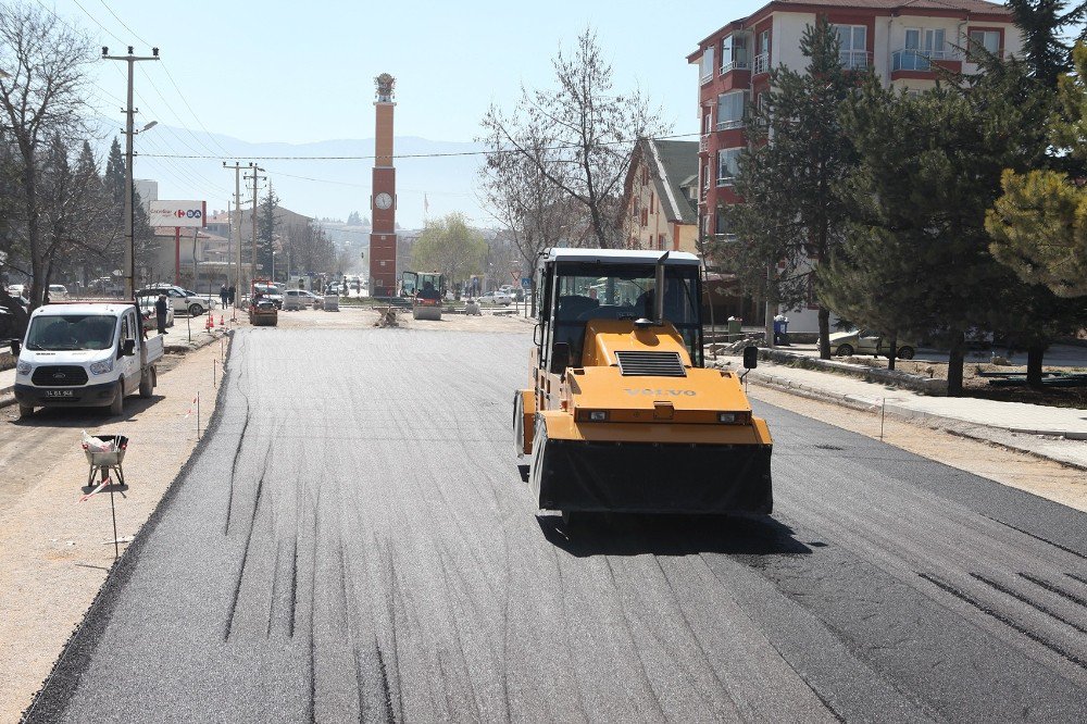 Bolu Belediyesi Asfalt Çalışmalarına Başladı