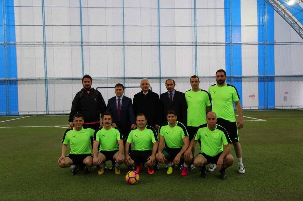 Erzincan’da Kurumlar Arası Futbol Müsabakaları Başladı