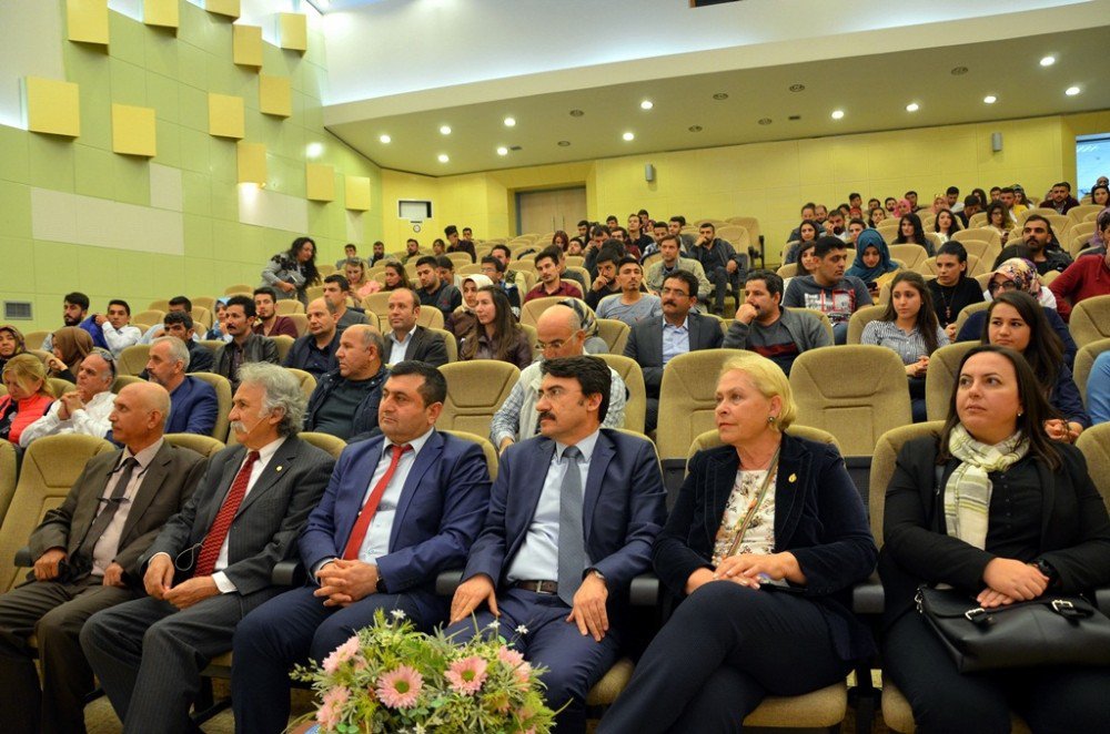 Harran Üniversitesinde ’Uygarlığın Doğduğu Toprak: Şanlıurfa" Konferansı