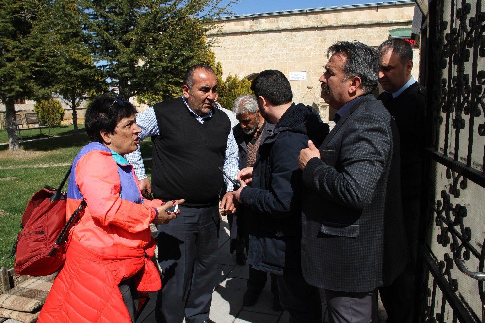 Alman Turist Cami Tuvaletinde Ölü Bulundu