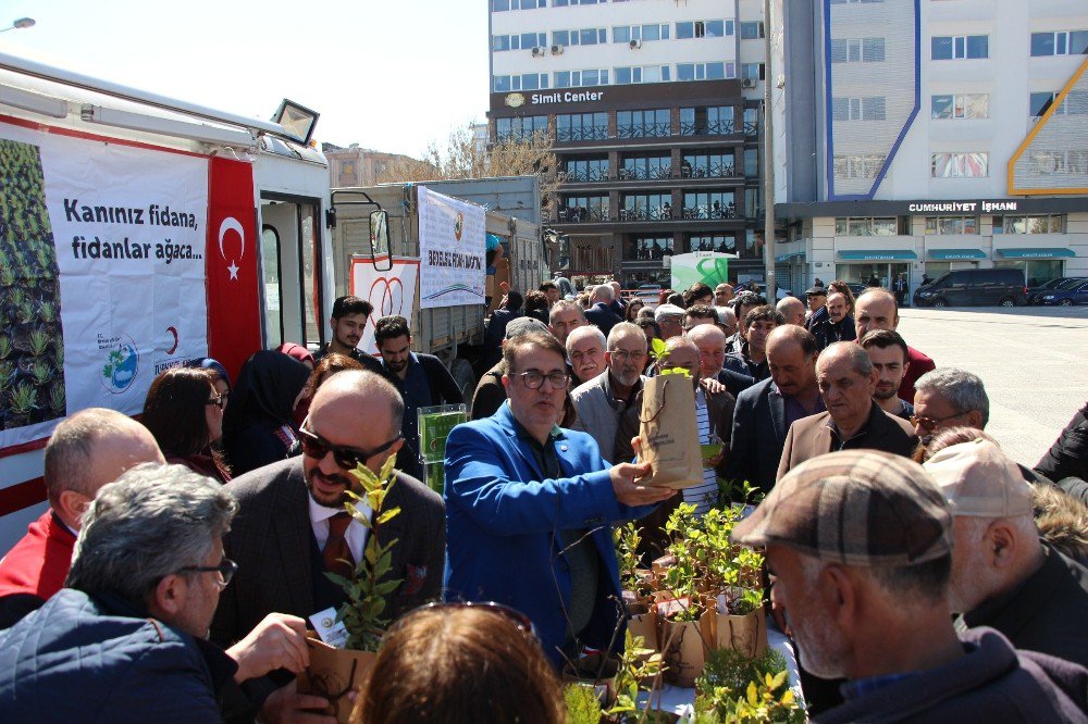 "Bir Kan Bir Fidan Projesi" Fidan Dağıtımı