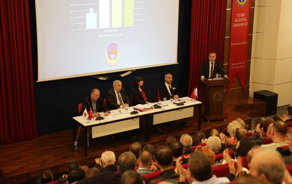 Türk Eğitim Derneğinin Yeni Yönetimi Belirlendi