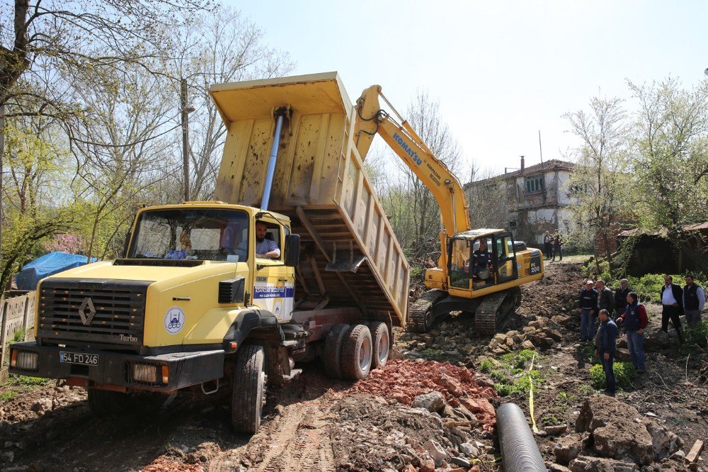 Adapazarı’nda 74 Sokakta Yol Açımı Yapıldı