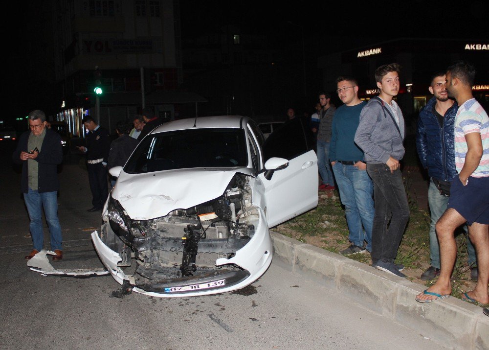 Manavgat’ta 3 Ayrı Trafik Kazası: 4 Yaralı