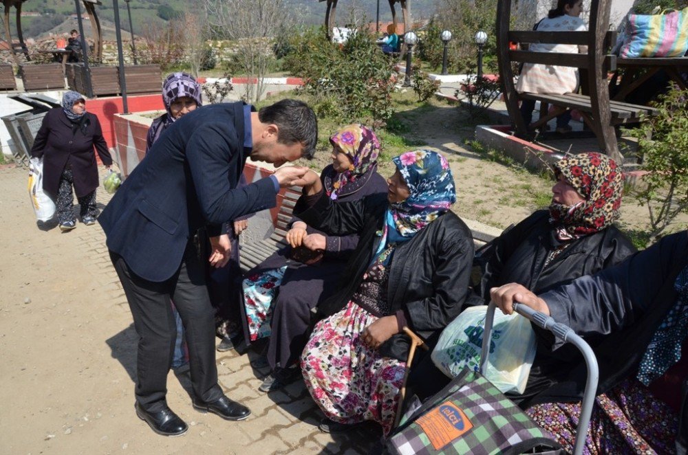 Balyalı Başkan Esnafın Kandil’ini Kutladı