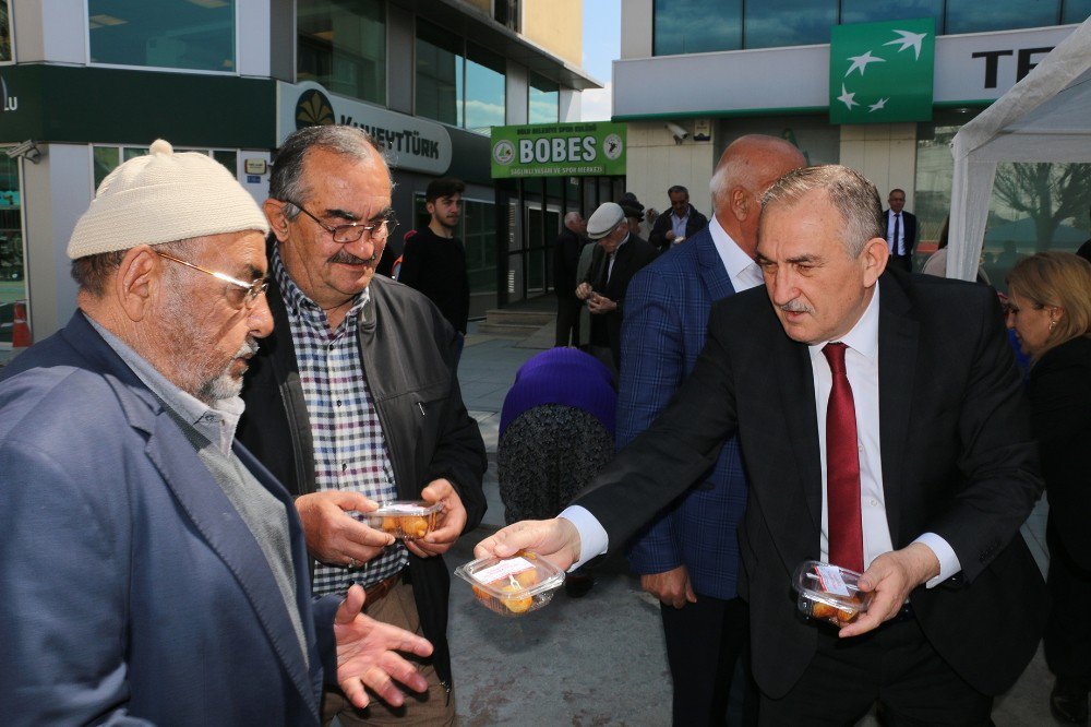 Bolu’da 12 Bin Kişilik Kandil Lokumu Dağıtıldı