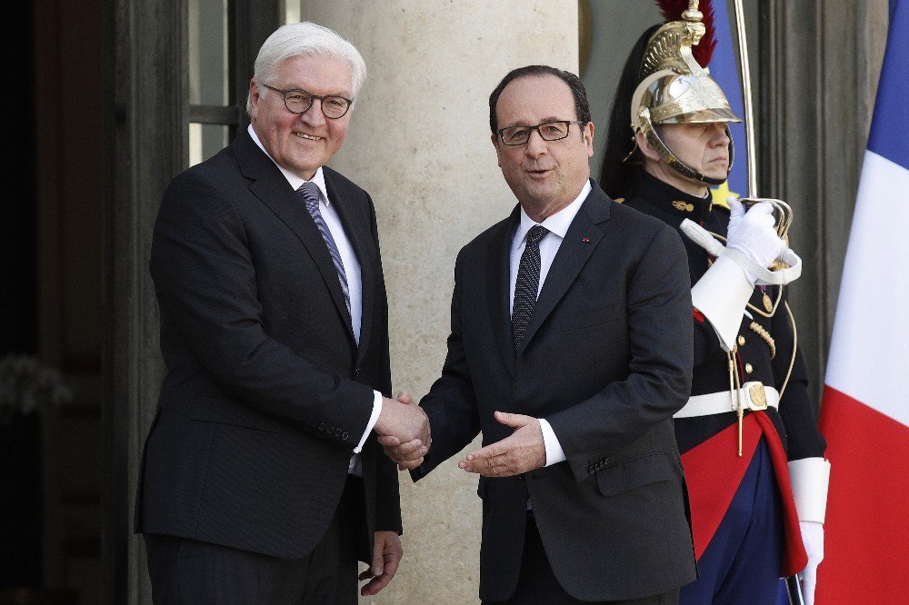 Hollande, Almanya’nın Yeni Cumhurbaşkanı Steinmeier’i Kabul Etti