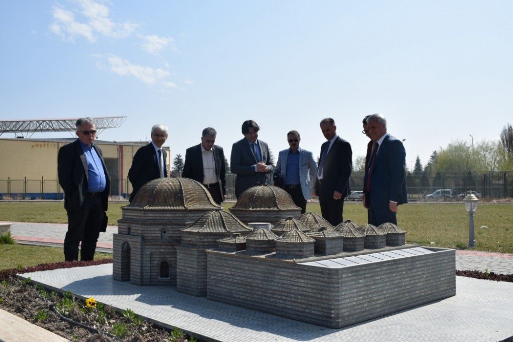 Türk Dünyası Bilim Kültür Ve Sanat Merkezi’nin İlk Konuğu