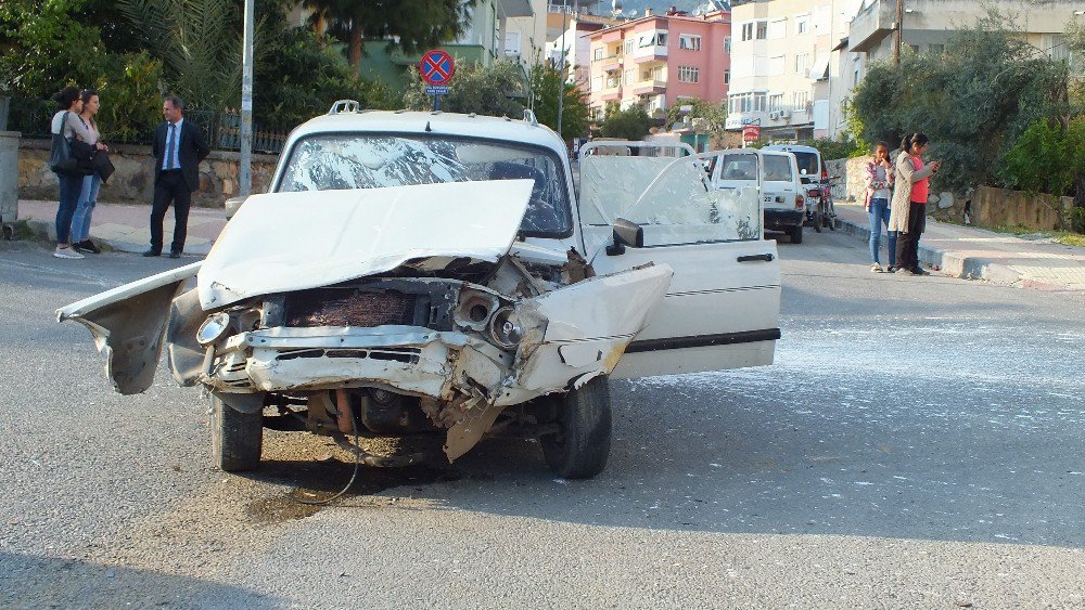 Anamur’da Trafik Kazası: 4 Yaralı