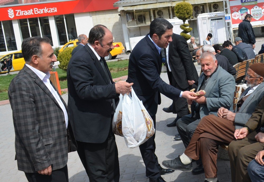 Chp Kandil Simidi Dağıttı