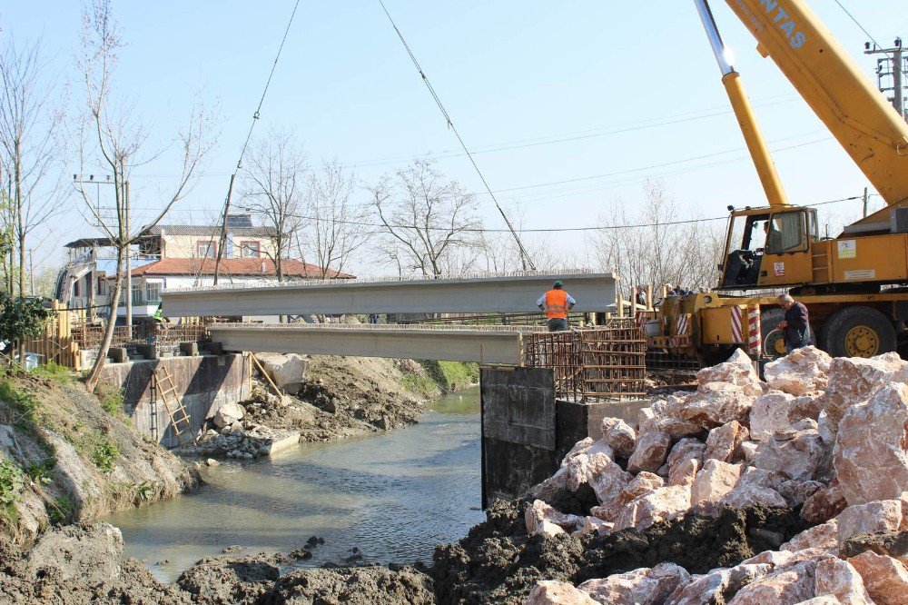 Büyükşehir Çaybaşı’na İki Köprü Yapıyor