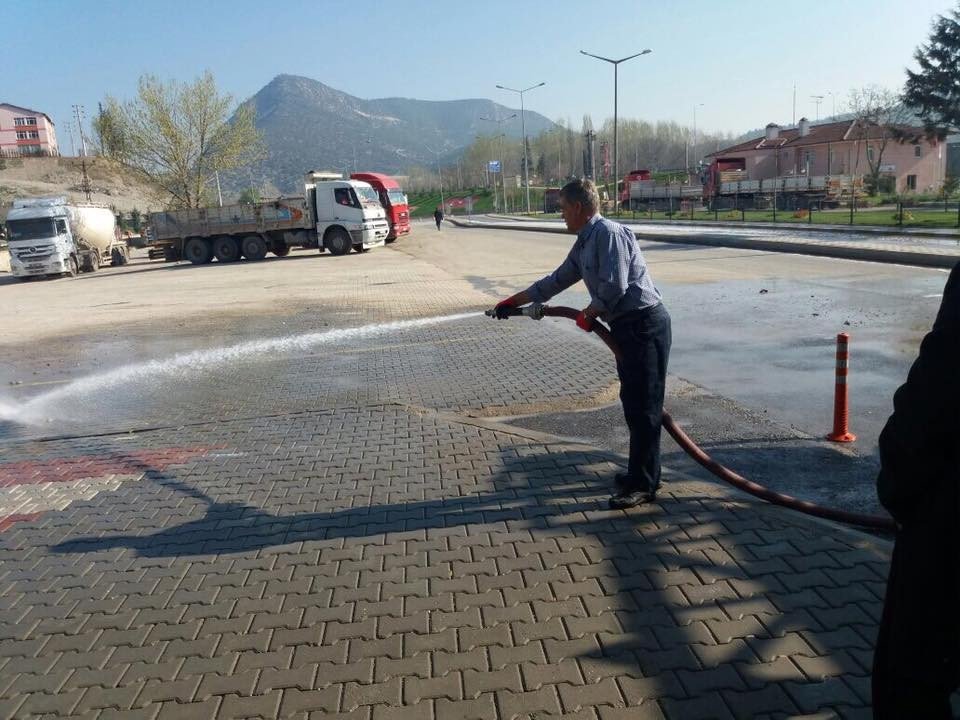 Vezirhan Beldesinde Bahar Temizliği Başladı