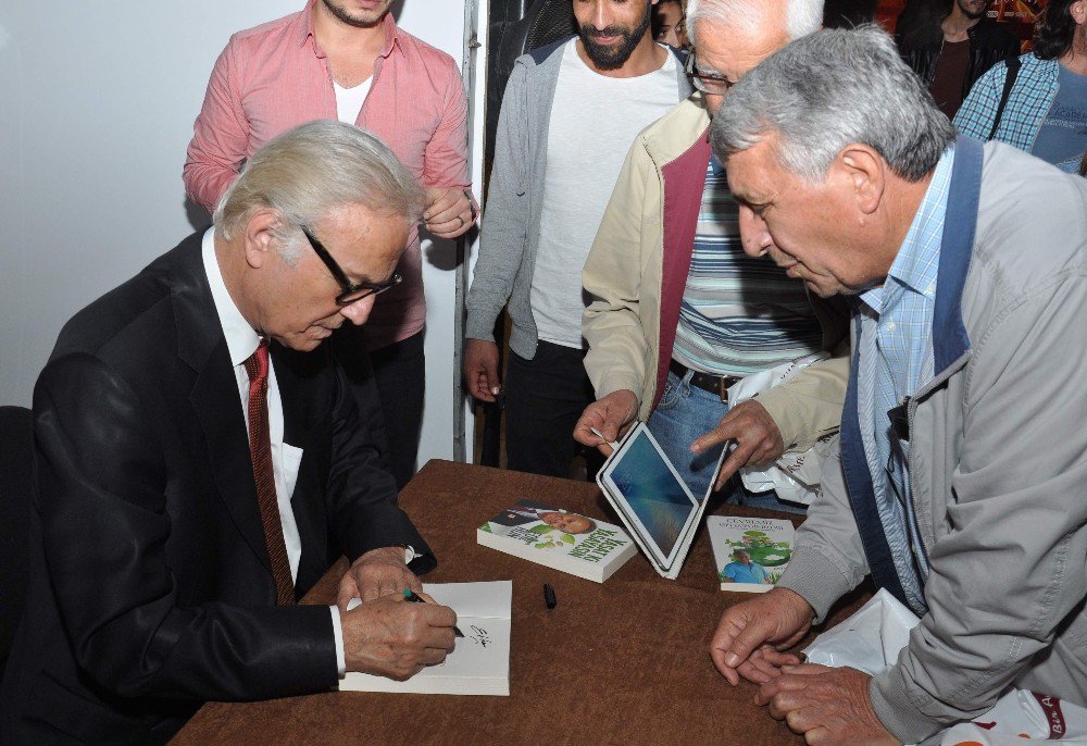 Ediz Hun Nazillili Hayranlarıyla Buluştu