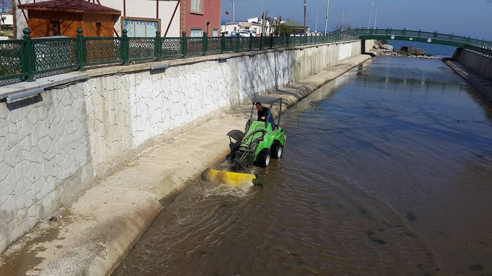 Akçakoca Çivi Deresi Temizlendi