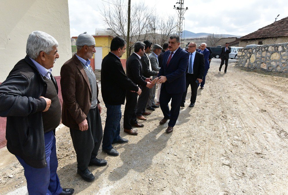 Başkan Gürkan, Karakaşçiftliğiköyü Mahallesinde Hizmetleri Yerinde İnceledi