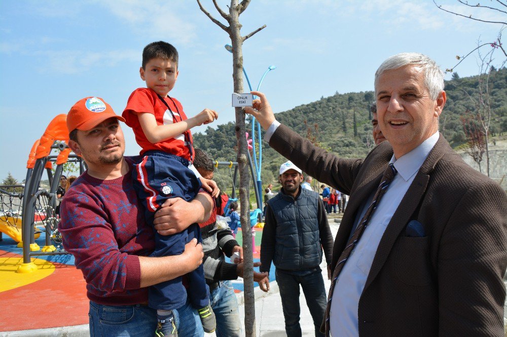 Söke’de Çocukların İsimlerini Taşıyan Ağaçlar Dikildi