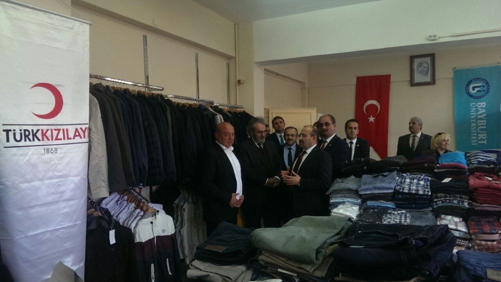 İhtiyaç Sahibi Öğrenciler İçin ’Çoruh Butik’ Açıldı