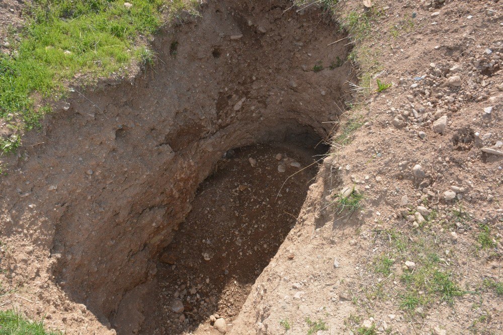 Tokat’ta Defineciler Horoztepe Höyüğü’nde Kaçak Kazı Yaptı