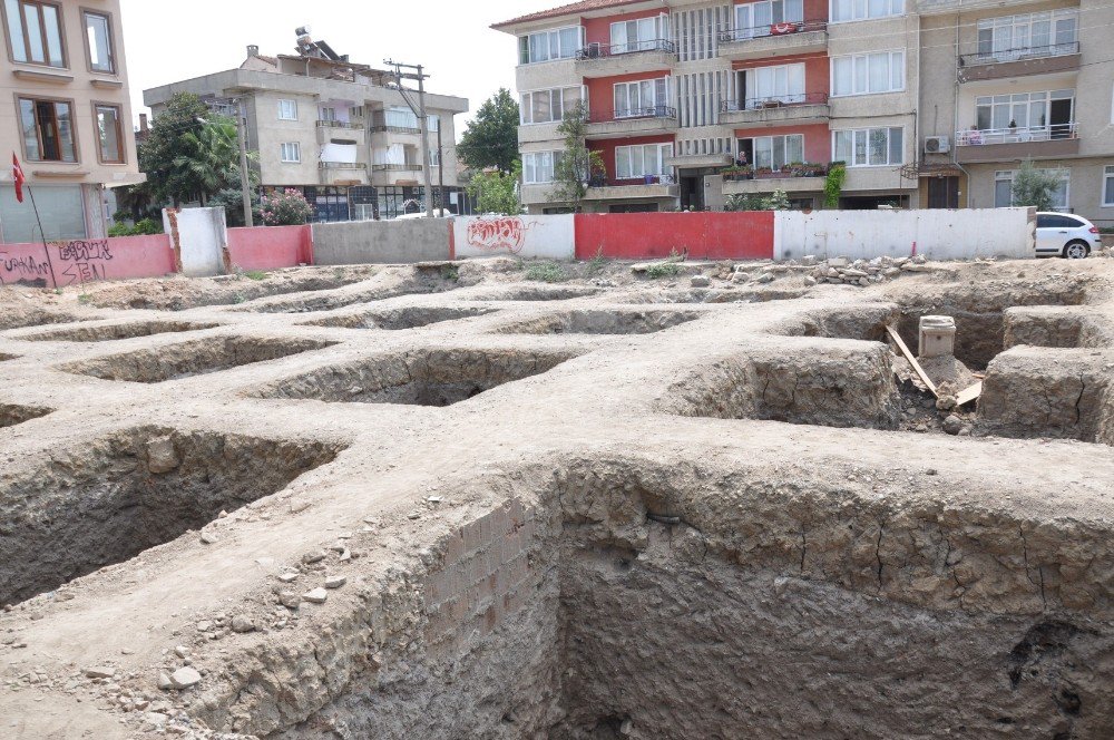 Çukura Düşen Özürlü Genç Gözünü Kaybetti