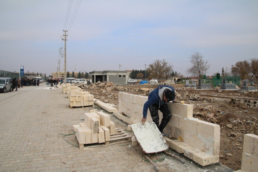 Harran Ve Akçakale İlçe Mezarlıkları Onarılıyor