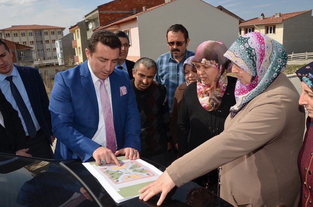 Başkan Bakıcı Yediler Mahallesi’ndeki Park Alanında İncelemelerde Bulundu