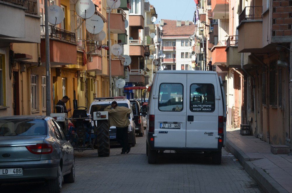 Nikahsız Yaşadığı Dostunu Vurduktan Sonra, İntihar Etti