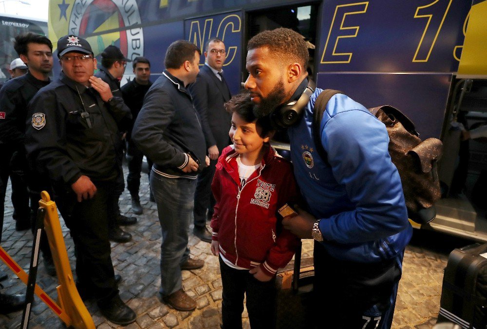 Fenerbahçe, Karabük’te Protestoyla Karşılandı